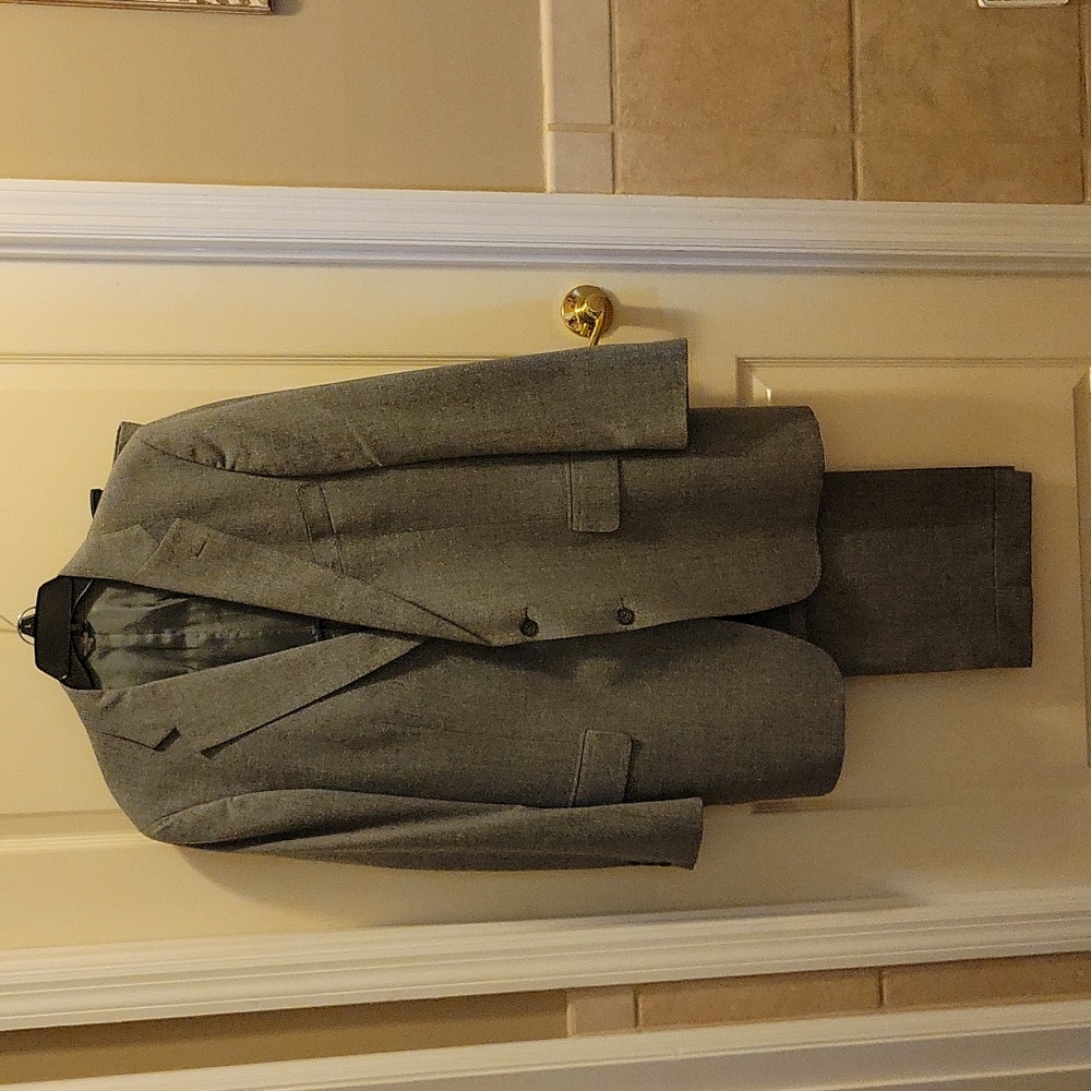 Jos. A. Bank gray tweed 2 piece suit Jacket 38R Cuffed Pants 40"x32.5 EUC